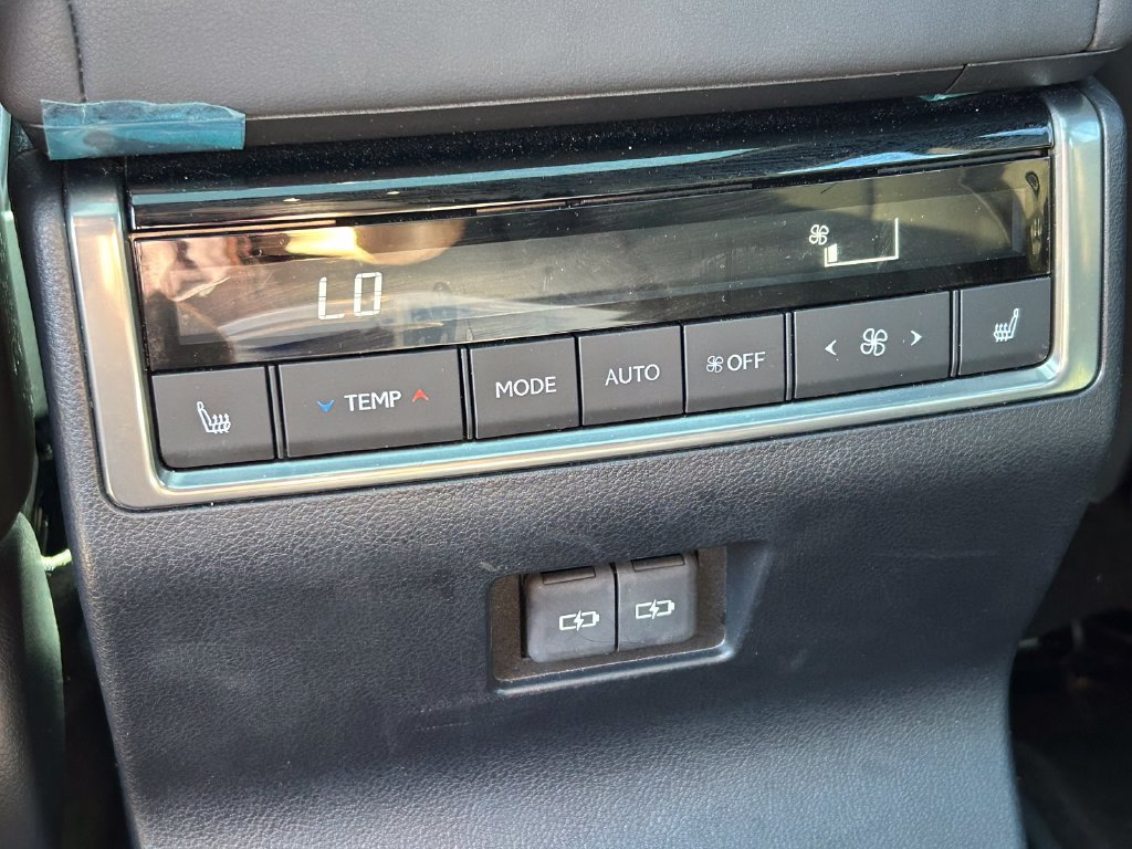 Used 2025 Lexus GX 550 w/ Accessory Package (31) AWD/4WD image 26