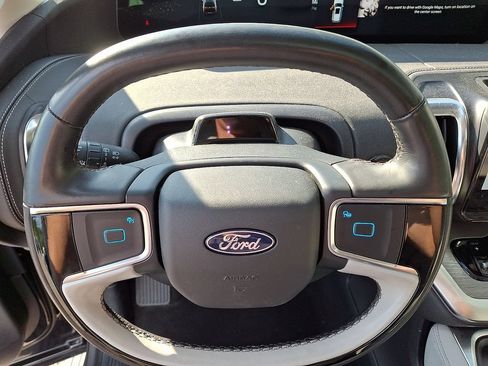 Used 2025 Ford Expedition Platinum w/ Driver's Package AWD/4WD image 22