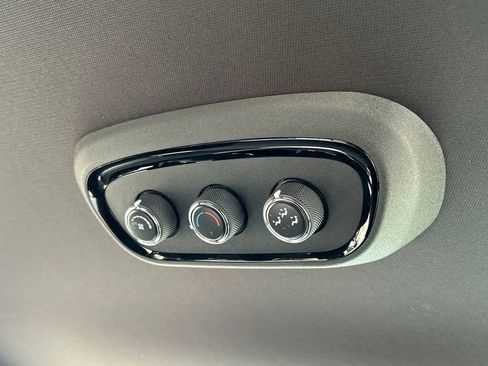 New 2024 Dodge Durango SXT w/ 3rd Row Seating Group image 29