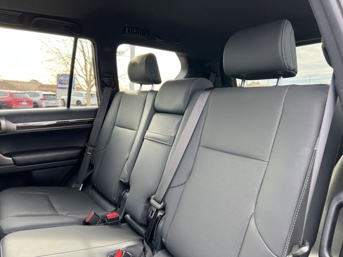 Used 2020 Lexus GX 460 Premium w/ Premium Package image 23