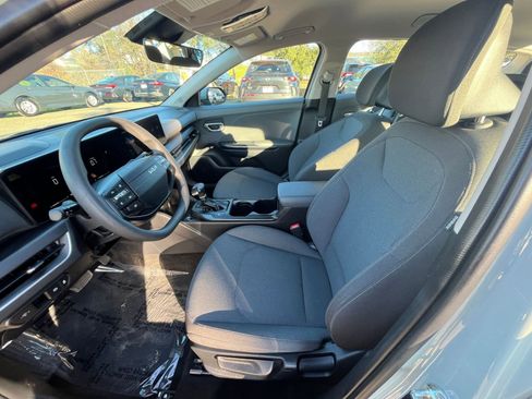 Used 2025 Kia K4 LXS image 25