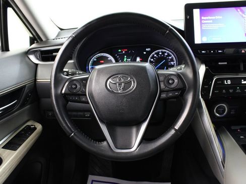 Used 2024 Toyota Venza XLE AWD/4WD image 23