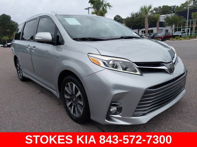 Used 2019 Toyota Sienna Limited Premium AWD/4WD image 3