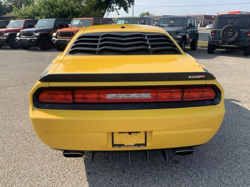 Used 2010 Dodge Challenger SRT8 w/ SRT Option Group II RWD image 10