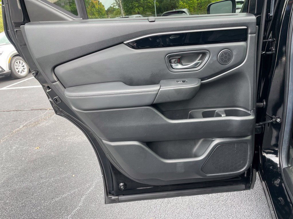 Certified 2025 Honda Pilot Touring image 40