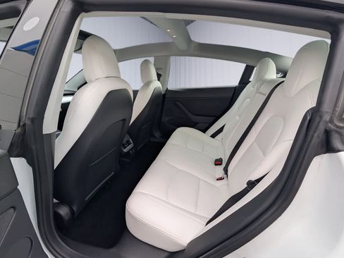 Used 2021 Tesla Model 3 Performance image 13