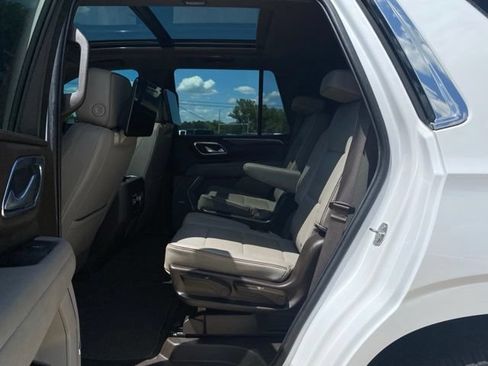 Used 2021 GMC Yukon SLT w/ SLT Premium Package RWD image 8