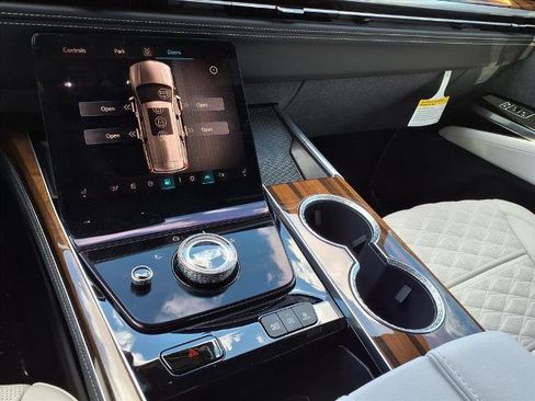 New 2026 Cadillac Escalade Platinum Sport AWD/4WD image 16