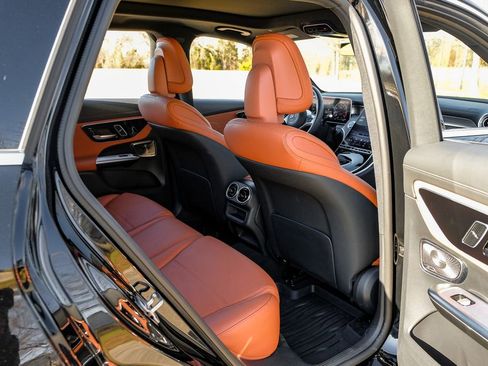 Used 2023 Mercedes-Benz GLC 300 4MATIC image 40