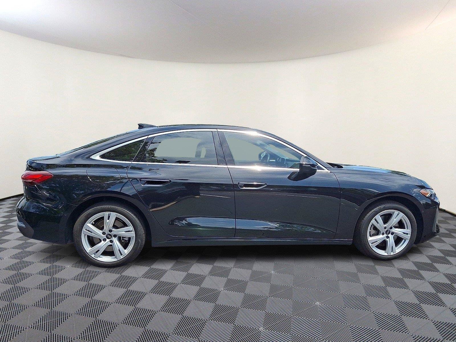 Used 2025 Audi A5 2.0T Premium Plus w/ Premium Plus AWD/4WD image 7