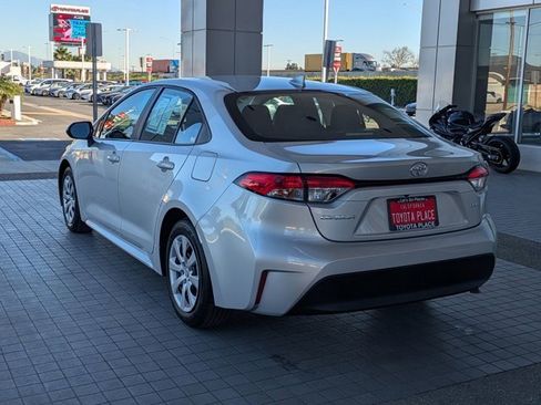 Used 2025 Toyota Corolla LE image 11