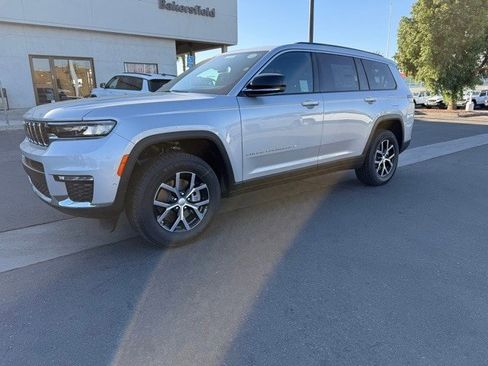 New 2025 Jeep Grand Cherokee L Limited w/ Luxury Tech Group II image 2