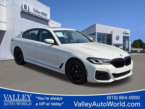 Used 2022 BMW 530i w/ M Sport Package RWD image 1