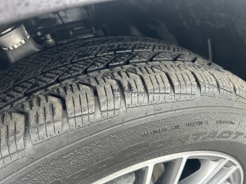 Used 2025 Mercedes-Benz GLC 300 4MATIC w/ Driver Assistance Package image 12