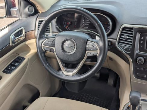 Used 2016 Jeep Grand Cherokee Laredo image 16