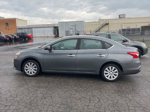 Used 2017 Nissan Sentra S FWD image 2