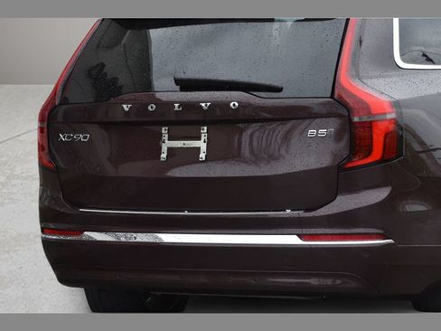 Certified 2026 Volvo XC90 B5 Core w/ Protection Package Premier AWD/4WD image 30