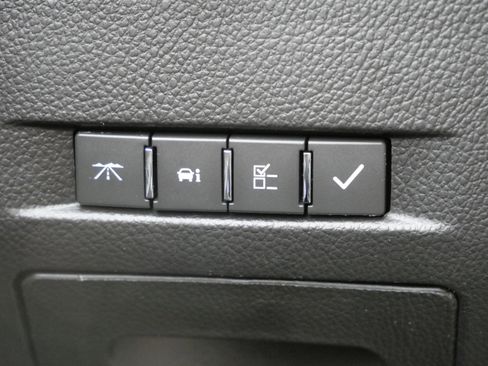 Used 2013 Chevrolet Captiva Sport LT w/ Convenience Package image 30