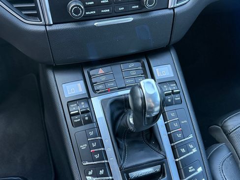 Used 2018 Porsche Macan Sport Edition image 30
