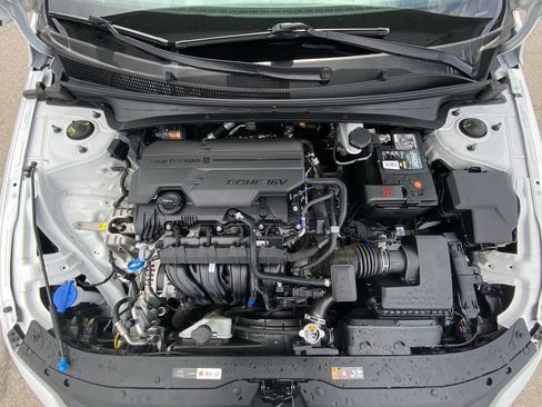 Used 2025 Hyundai Elantra SEL FWD image 26
