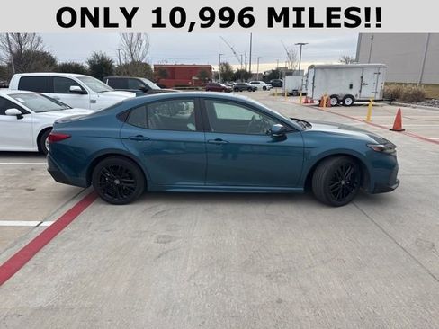 Used 2025 Toyota Camry SE image 2