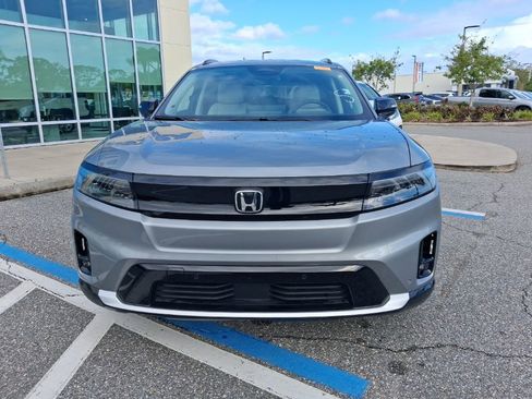 Used 2025 Honda Prologue Touring image 2