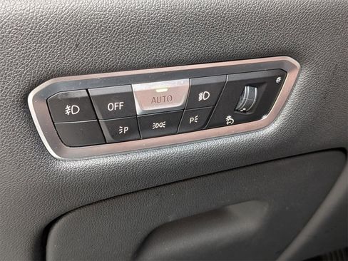 Used 2022 BMW X7 xDrive40i w/ Premium Package image 17