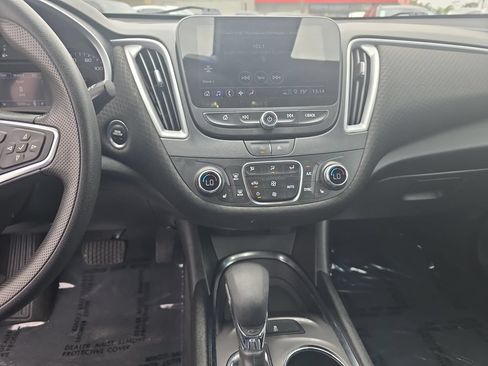 Used 2023 Chevrolet Malibu LT FWD image 16