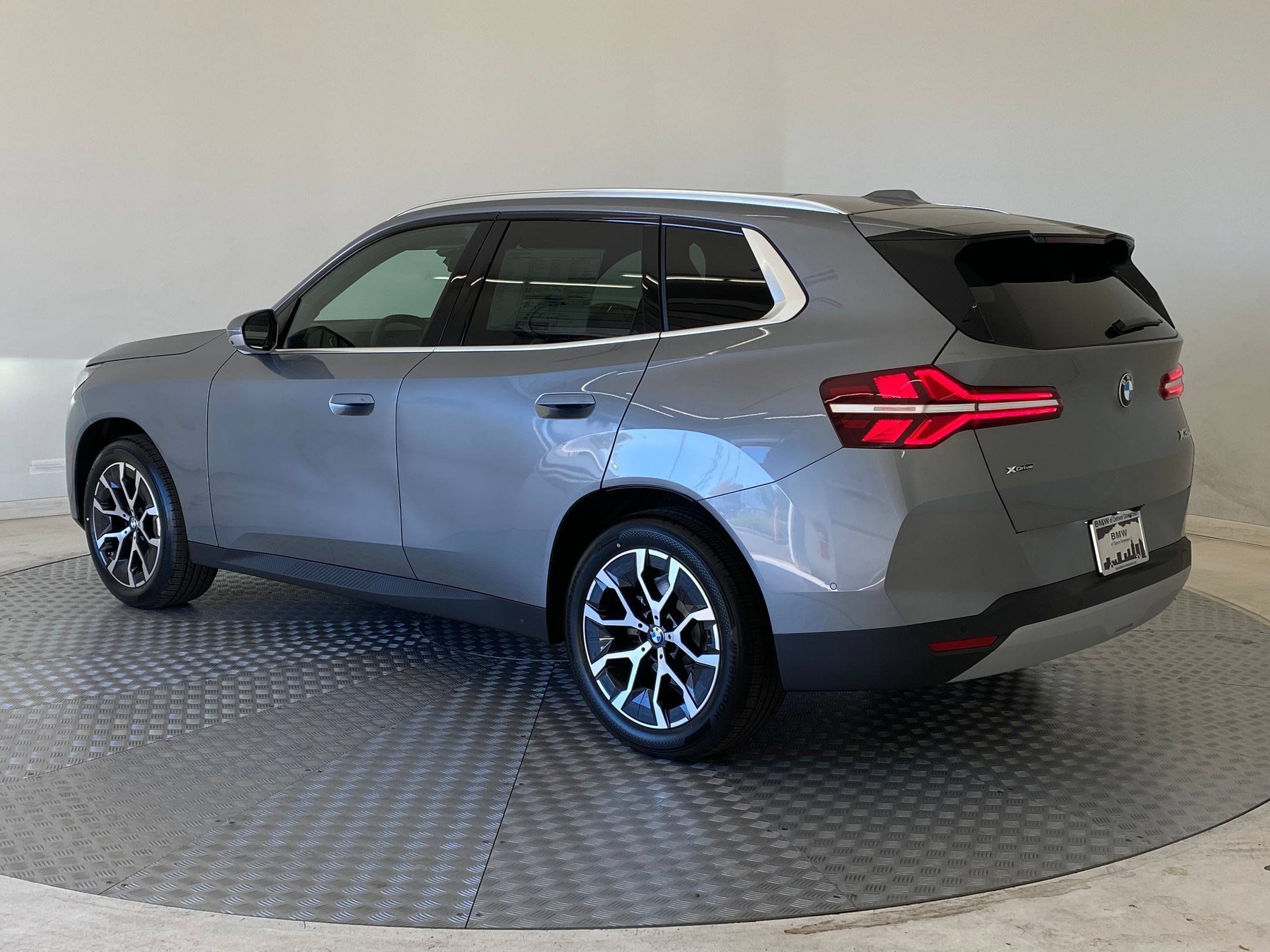 Used 2026 BMW X3 xDrive30i w/ Premium Package AWD/4WD image 3