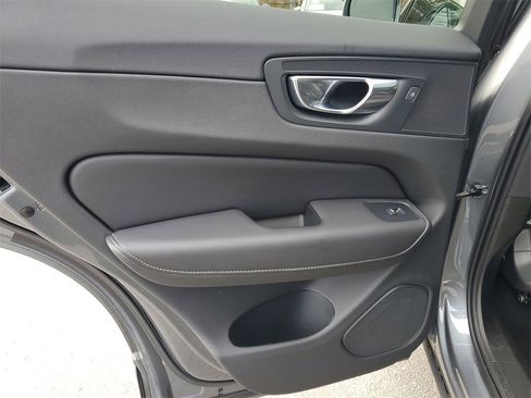 Used 2020 Volvo XC60 T6 Inscription image 10