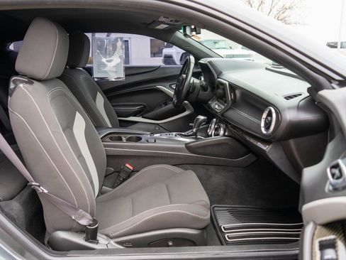 Used 2016 Chevrolet Camaro LT w/ RS Package image 10