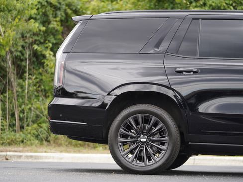 Used 2025 Cadillac Escalade Sport w/ LPO, ONYX Package AWD/4WD image 5