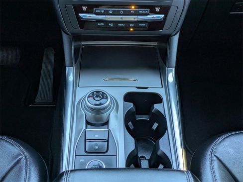 Used 2020 Ford Explorer XLT w/ Equipment Group 202A image 19