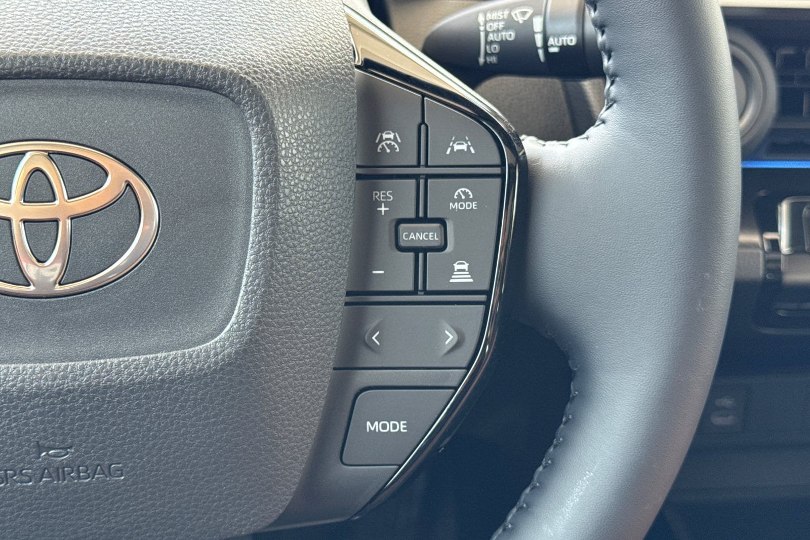 New 2027 Toyota Prius FWD image 27