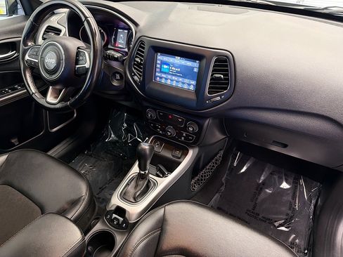 Used 2020 Jeep Compass Latitude FWD image 12