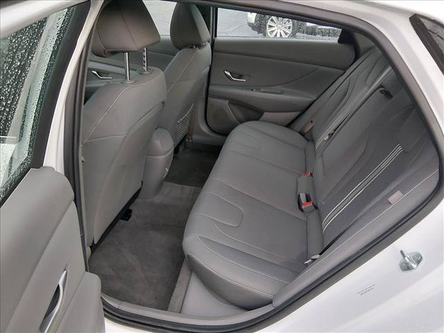 Used 2025 Hyundai Elantra SEL FWD image 15