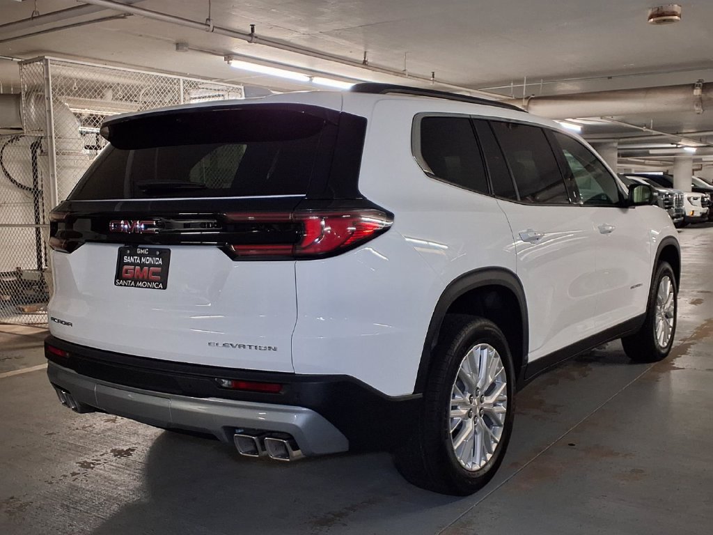 Used 2026 GMC Acadia Elevation w/ Elevation Premium Package FWD image 8