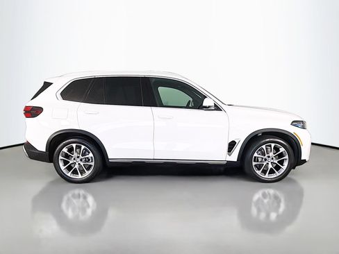 Used 2024 BMW X5 xDrive40i w/ Premium Package AWD/4WD image 8