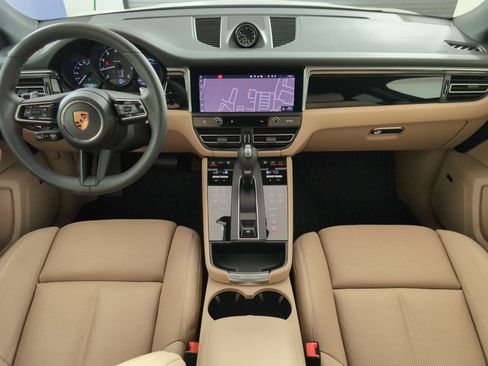 Used 2025 Porsche Macan image 20