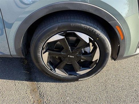 Used 2025 Kia Sorento EX image 7