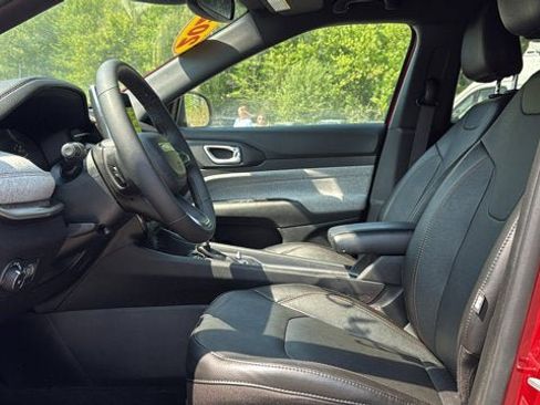 Certified 2023 Jeep Compass Latitude AWD/4WD image 13