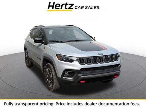 Used 2025 Jeep Compass Trailhawk w/ Trailer Tow Group AWD/4WD image 1