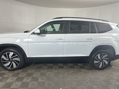 Used 2024 Volkswagen Atlas SE AWD/4WD image 5