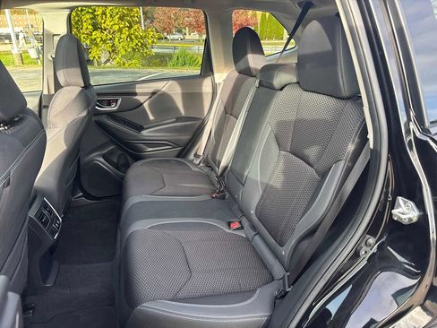 Used 2023 Subaru Forester Premium image 39