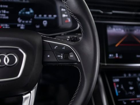 Used 2023 Audi Q8 Premium image 38