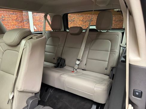 Used 2024 Lincoln Navigator L Reserve AWD/4WD image 4