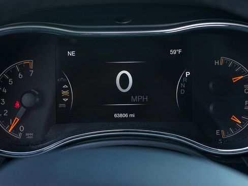 Used 2019 Jeep Grand Cherokee Limited image 11