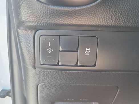 Used 2018 Kia Soul + FWD image 18
