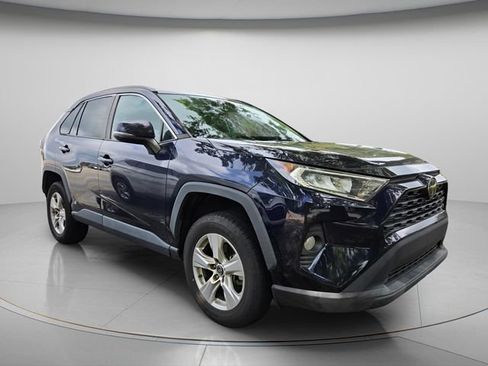 Used 2019 Toyota RAV4 XLE FWD image 4