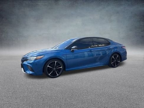 Used 2018 Toyota Camry XSE image 9